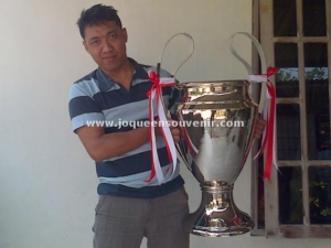 pembuatan piala logam kuningan